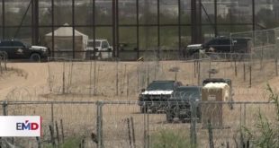 Texas despliega triple alambre de púas en frontera con México 